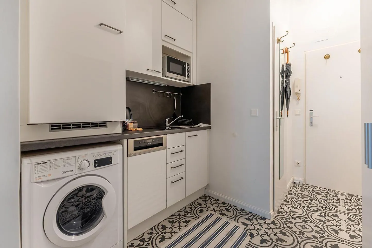 Schoenes Studio In Ruhelage - 20 Minuten Ins Zentrum فيينا شقة