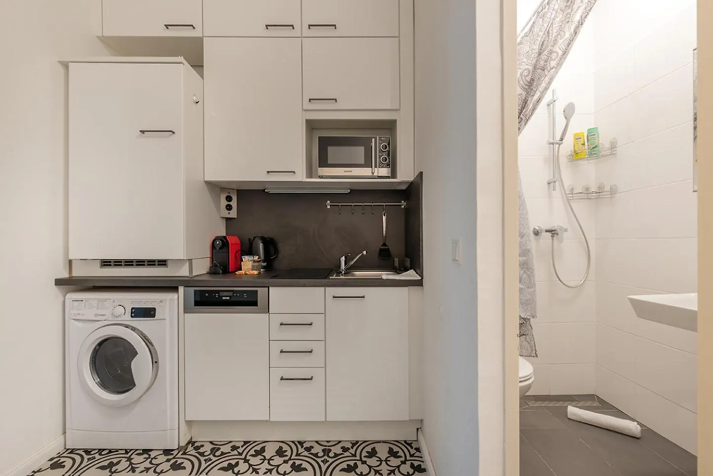 شقة Schoenes Studio In Ruhelage - 20 Minuten Ins Zentrum فيينا