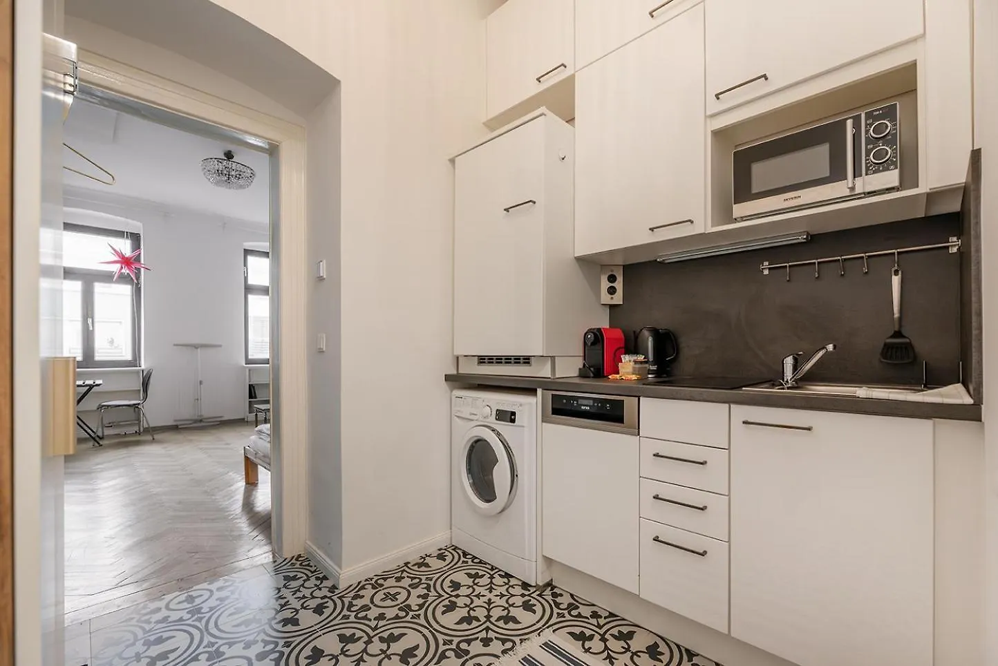 شقة Schoenes Studio In Ruhelage - 20 Minuten Ins Zentrum فيينا