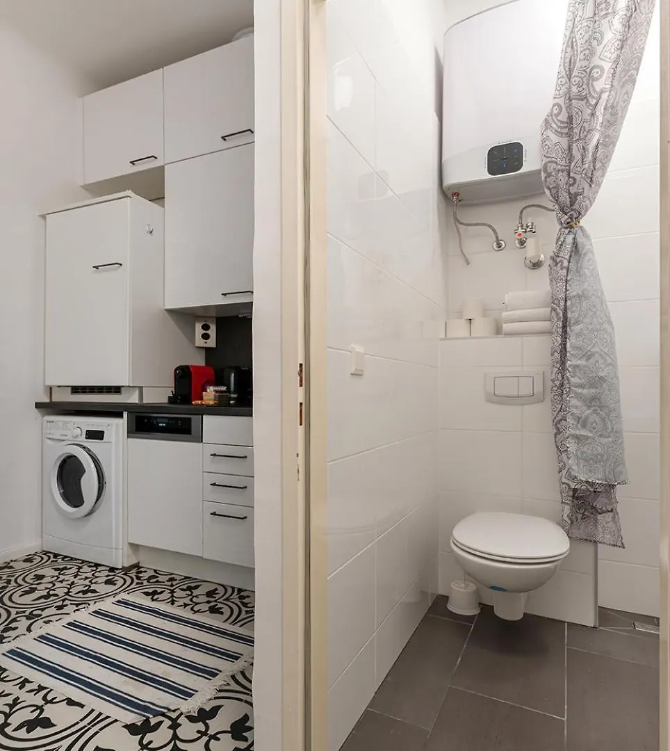 Apartment Schoenes Studio In Ruhelage - 20 Minuten Ins Zentrum Vienna Austria